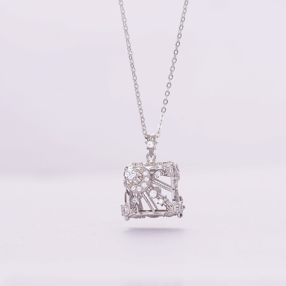 Vinkace Cube Necklace